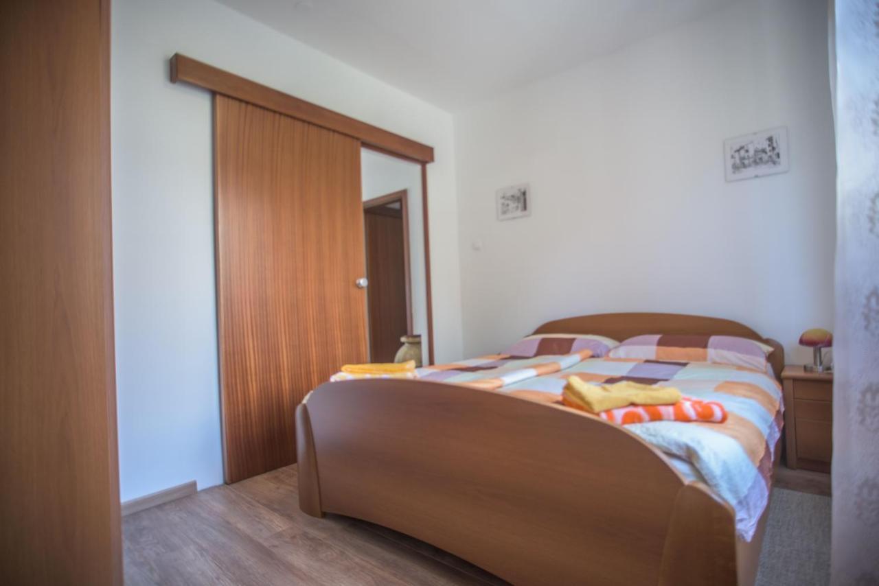 Apartman Marenic Cres Bagian luar foto